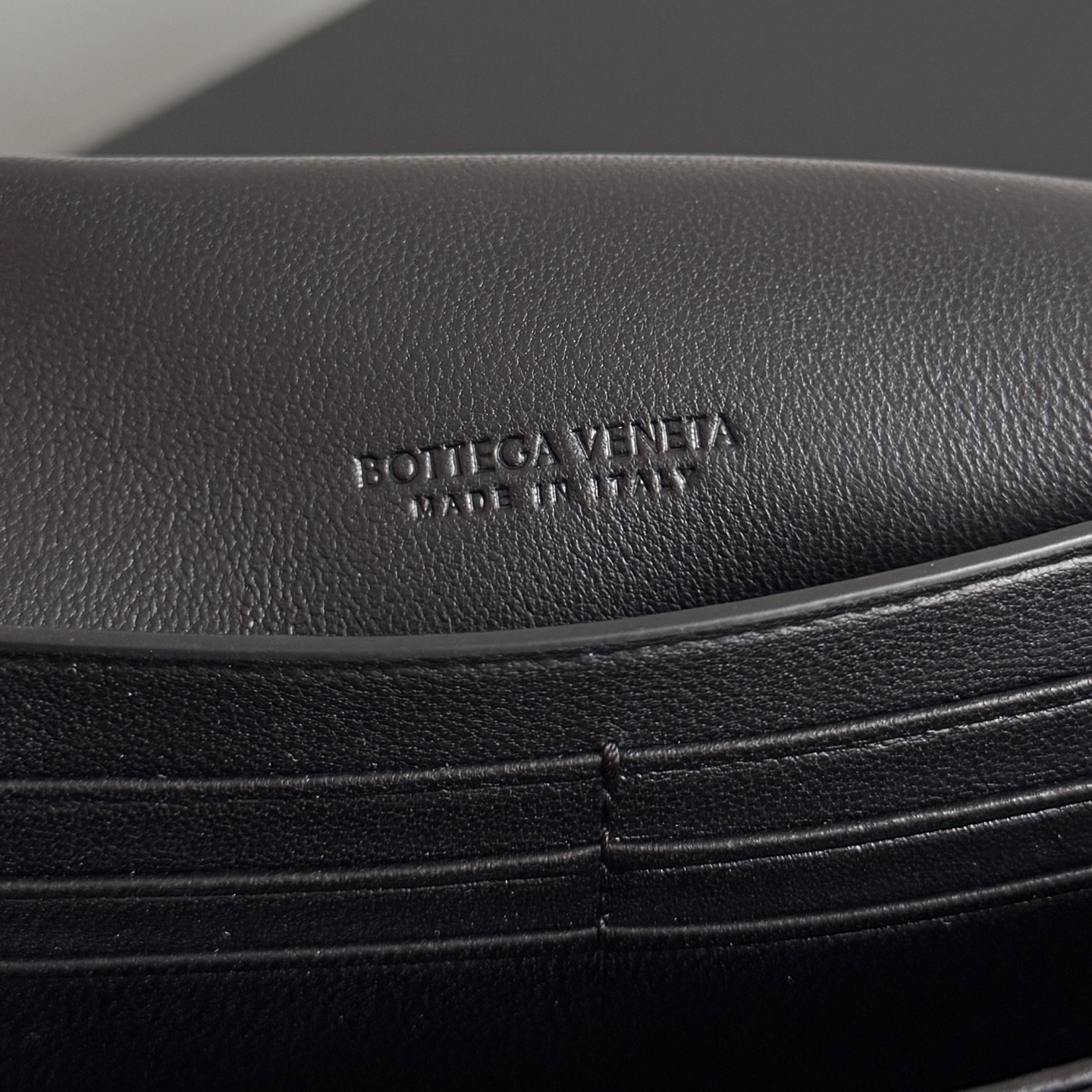 보테가 베네타 안디아모 클러치 신상