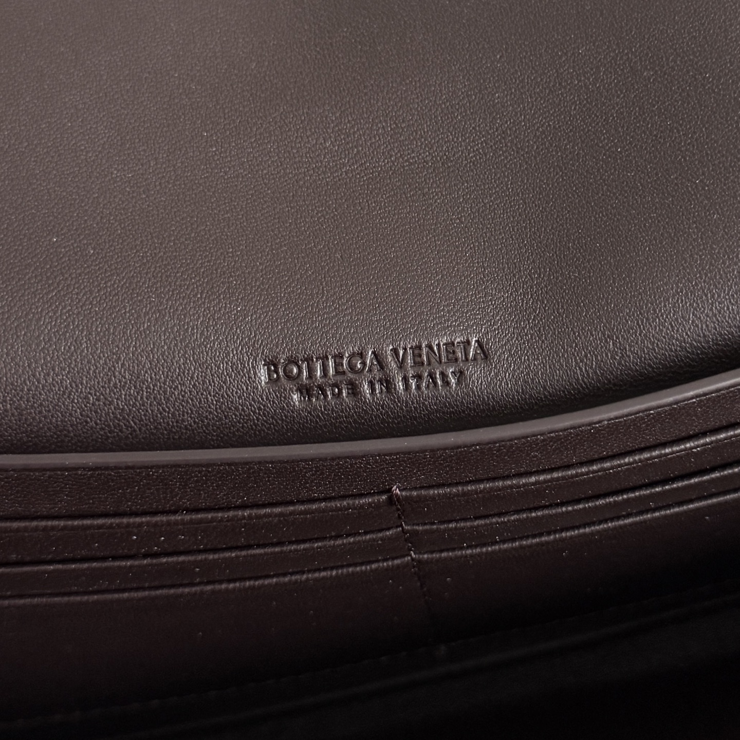 보테가 베네타 안디아모 클러치 신상