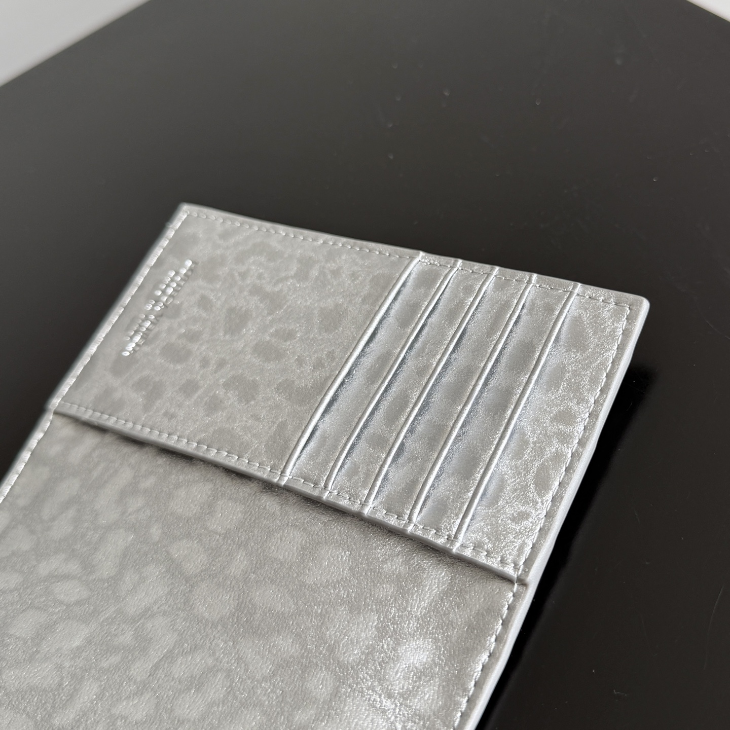 보테가 베네타 인트레치아토 위빙 여권 지갑