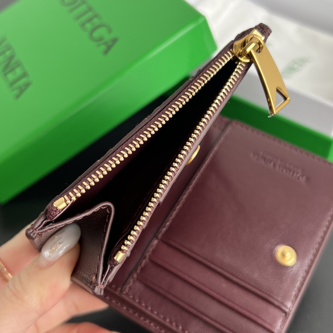 보테가 베네타 인트레치아토 위빙 반지갑