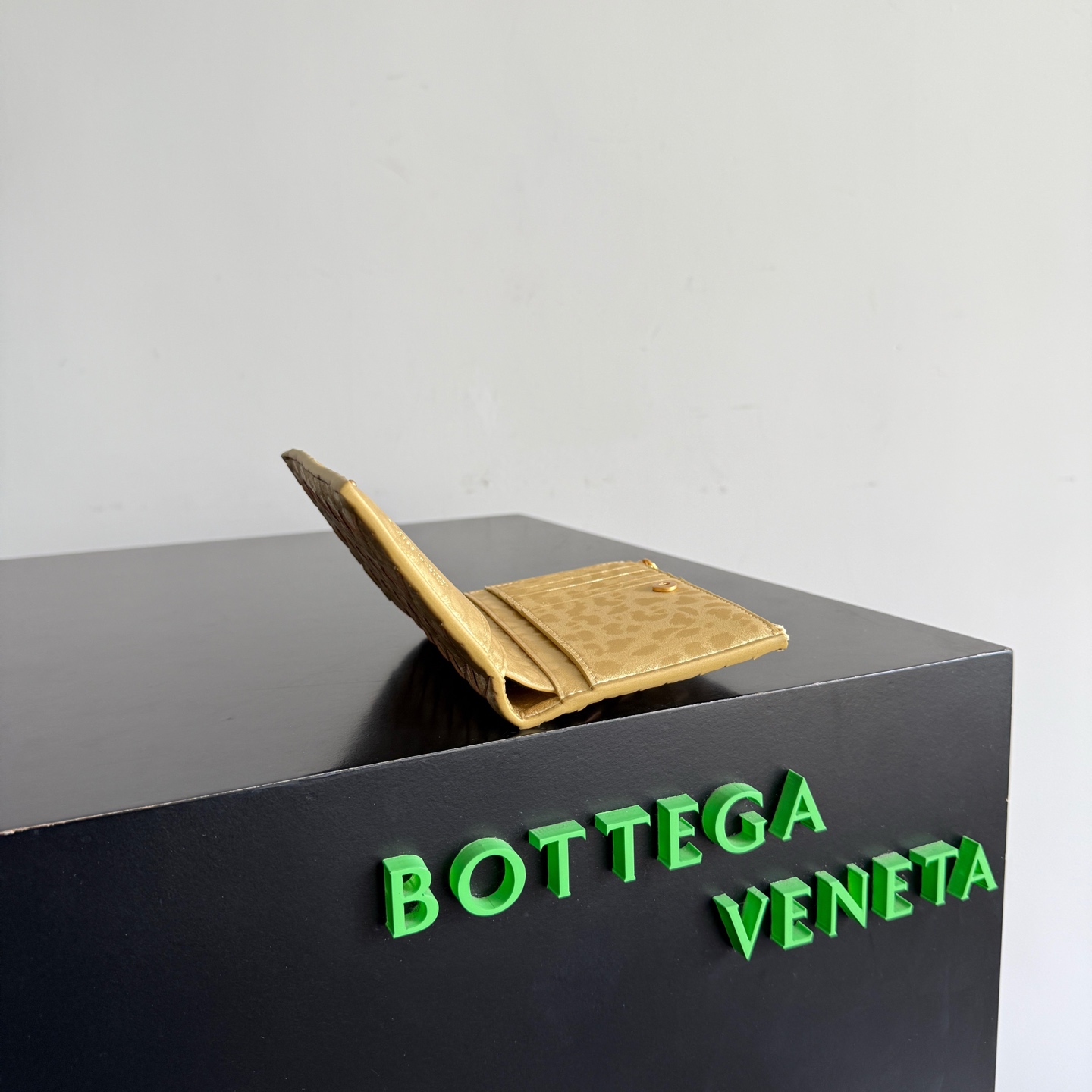 보테가 베네타 인트레치아토 위빙 미니 지갑