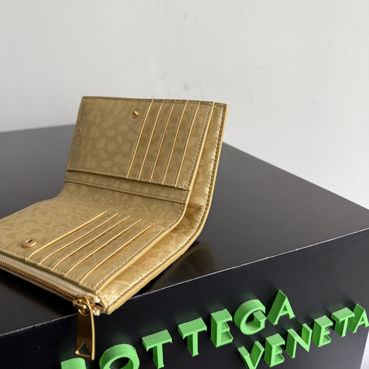 보테가 베네타 인트레치아토 위빙 미니 지갑