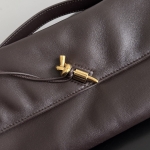 보테가 베네타 안디아모 클러치 신상