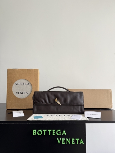 보테가 베네타 안디아모 클러치 신상